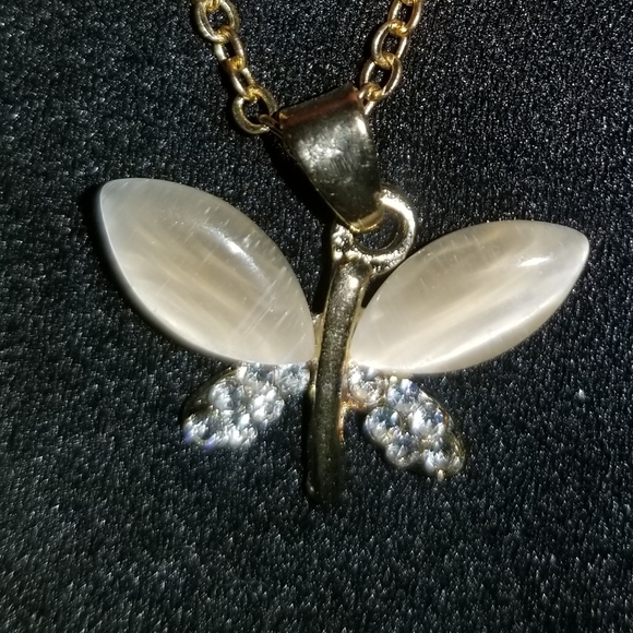 NEW fashion Jewelry Butterfly necklace and Earrings - Picture 3 of 3